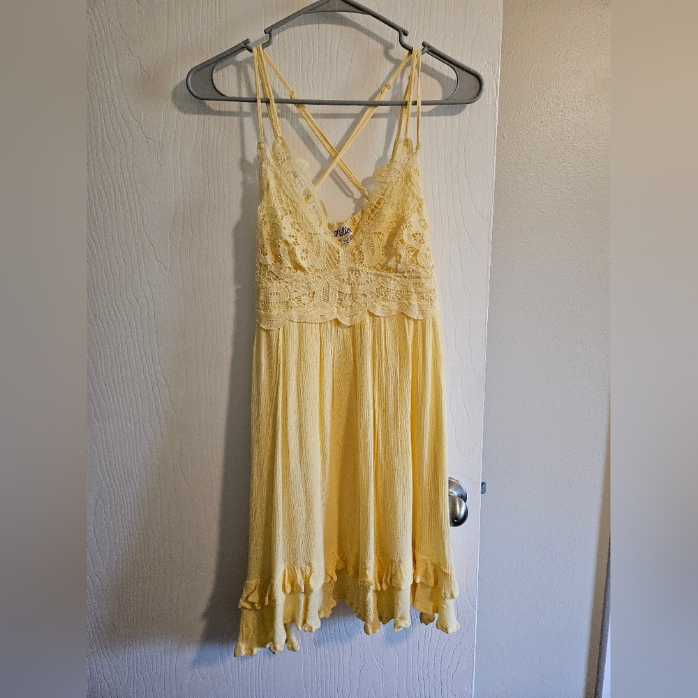 Womens Listicle Yellow Dress